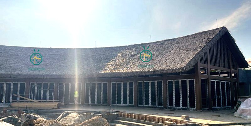 Eco-friendly synthetic thatch tiles will do the park villa pavilions roof decoration