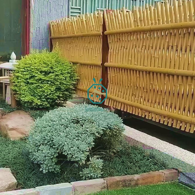 Excellent Looking Assembled Plastic Bamboo Stick Fencing